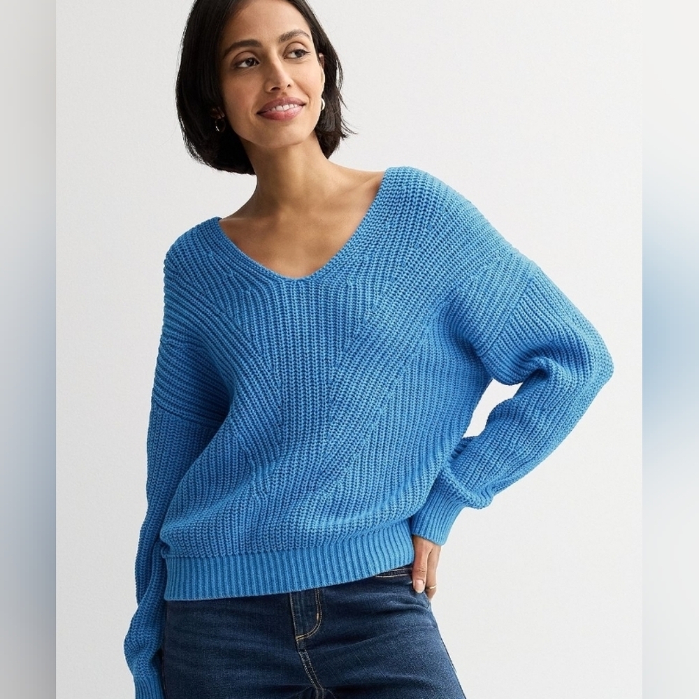 NWT Sonoma V-Neck Blue Ribbed Knit Sweater, Large